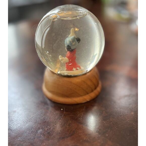 First Limited Edition Disney Crystal Snow Globe Collection Mickey Mouse Stars - Picture 3 of 11